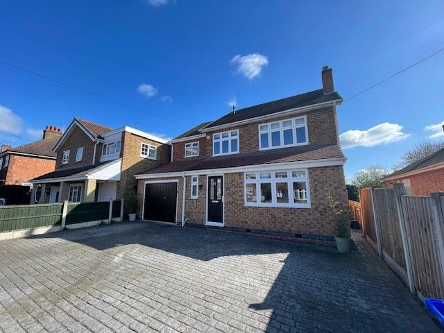 Property photo 1 of 32 Photo 3