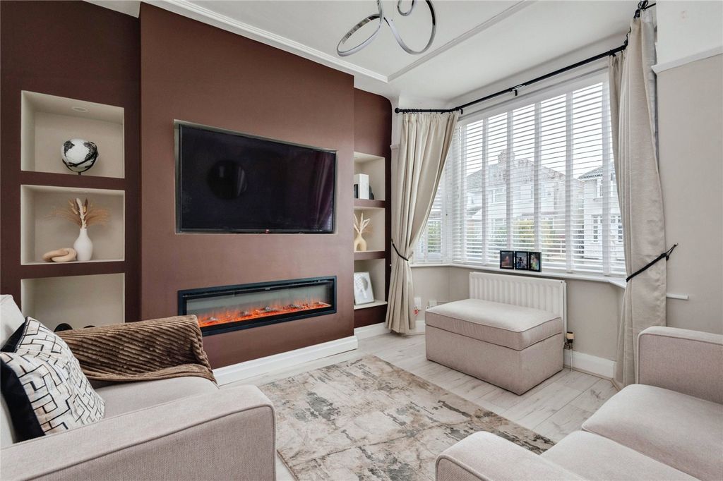 Property photo 3 of 42 Picture No. 19