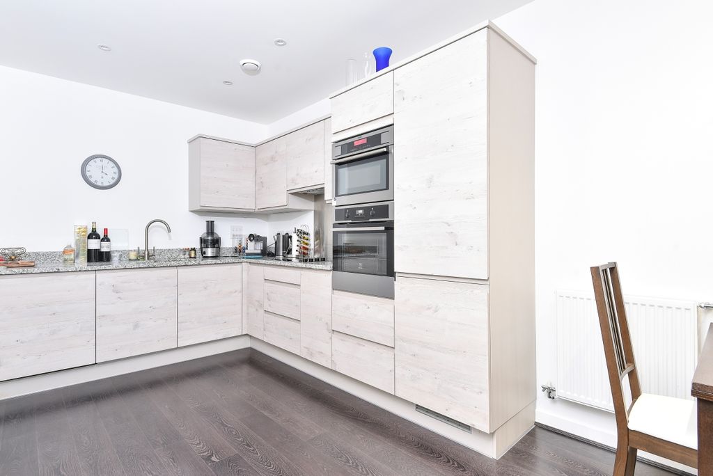 Property photo 1 of 6 Kitchen