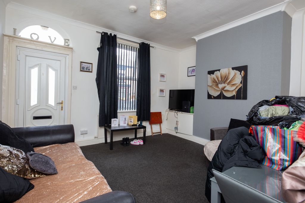 Property photo 2 of 24