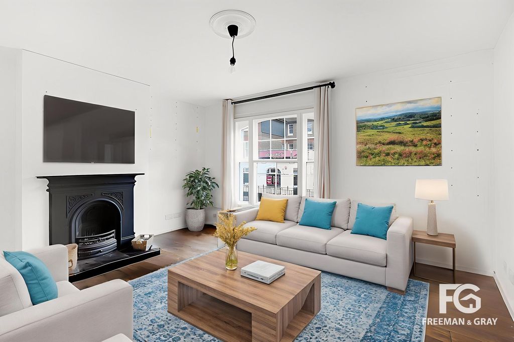 Property photo 3 of 12