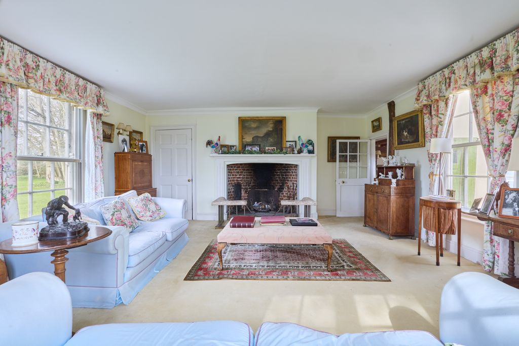 Property photo 3 of 33 Batchelor Hall 1603260020