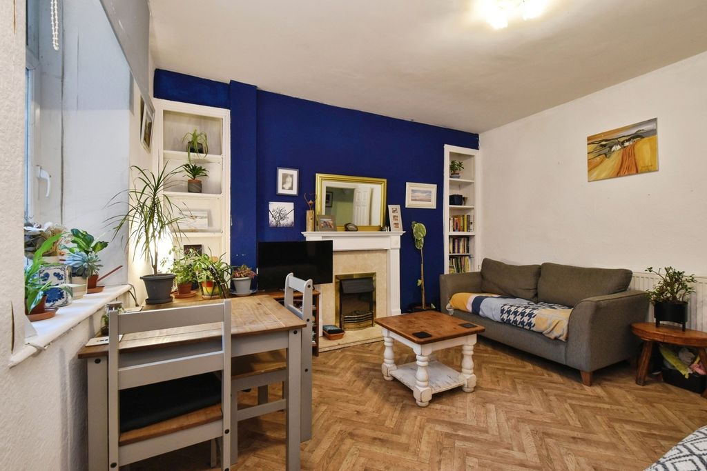 Property photo 3 of 17 Photo