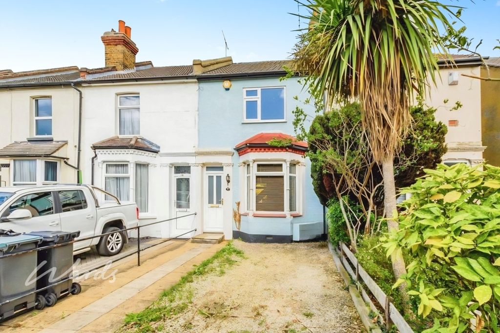 Property photo 1 of 7 Front