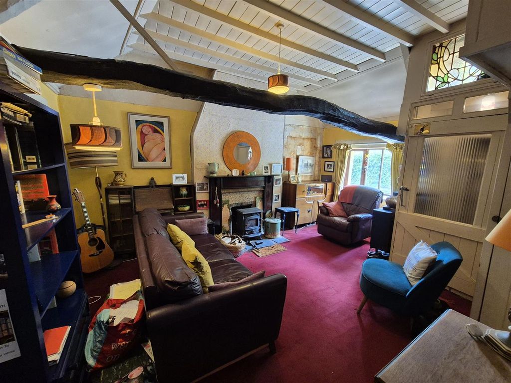 Property photo 2 of 8 Living Area