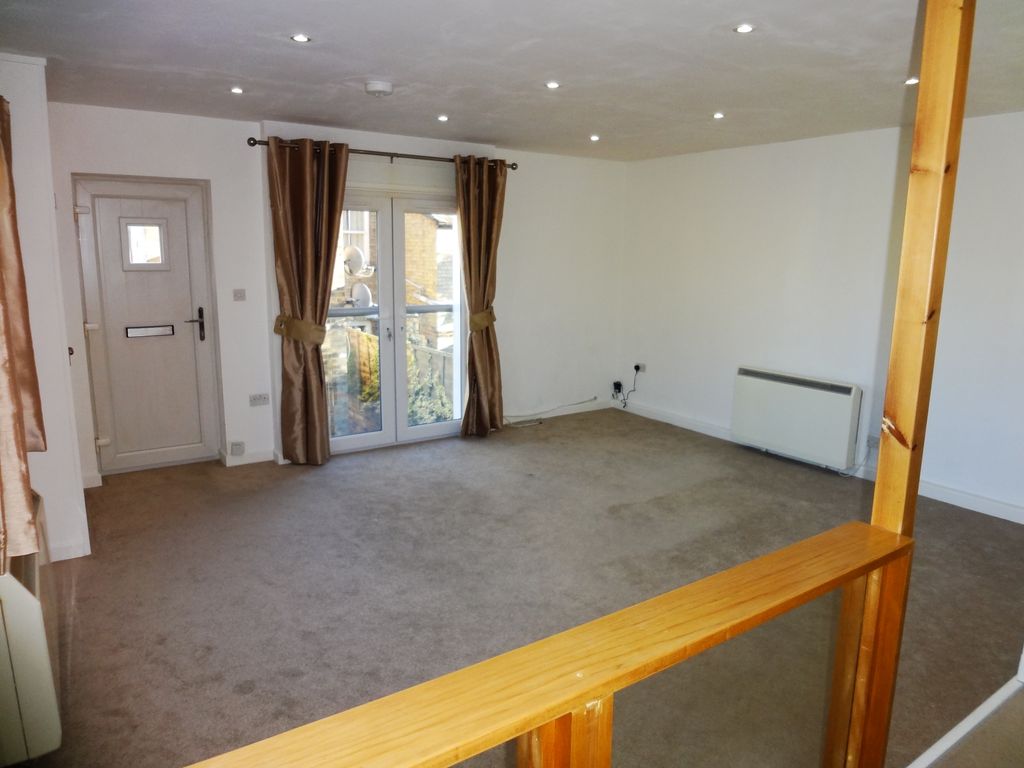 Property photo 2 of 6 Lounge Area: