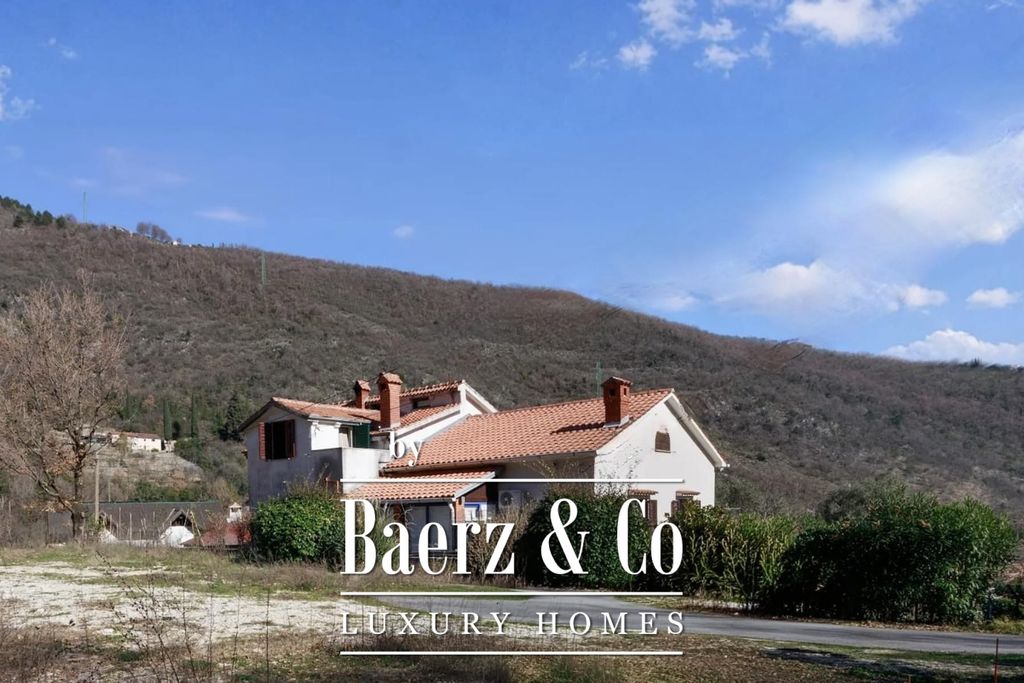 Property photo 2 of 23