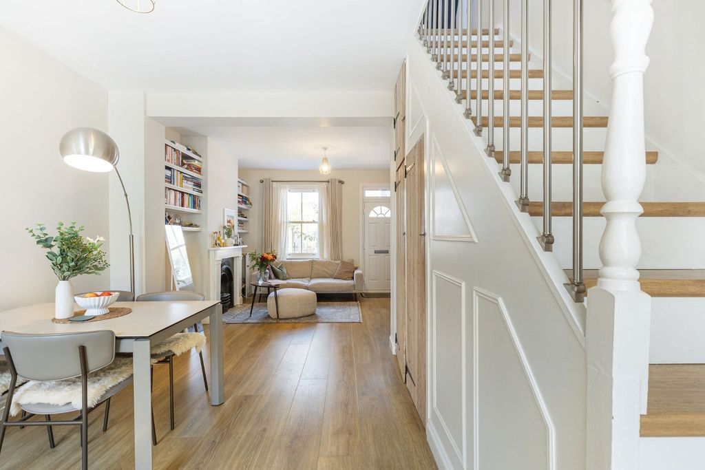 Property photo 2 of 17 5554692