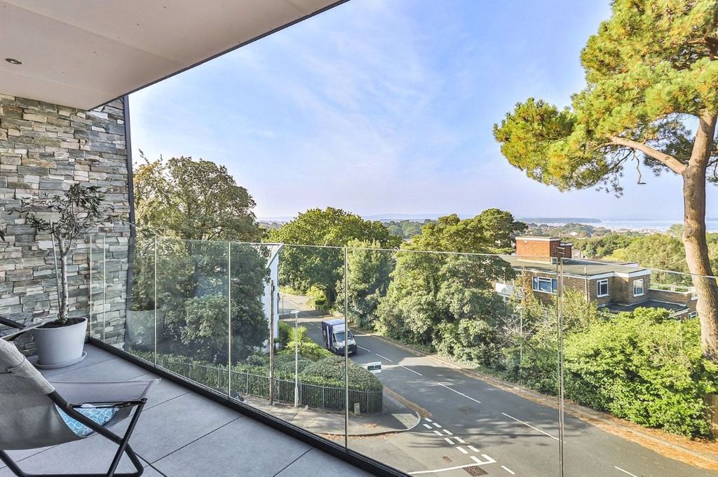 Property photo 3 of 22 Balcony