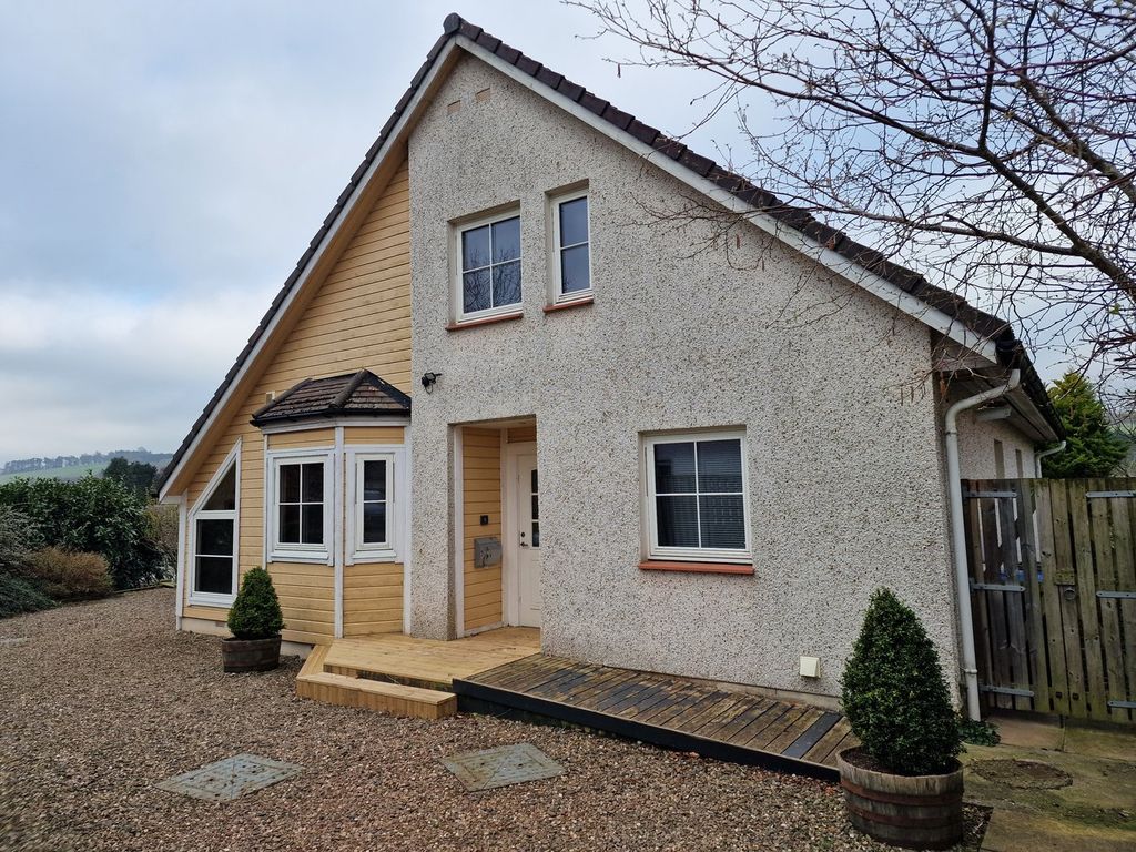 Property photo 1 of 40