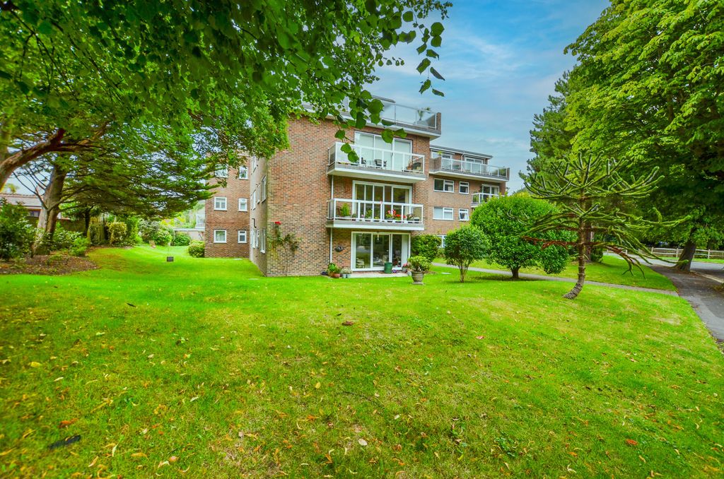 Property photo 3 of 36
