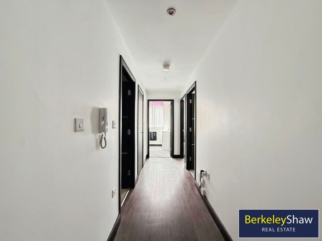 Property photo 3 of 17 Hallway