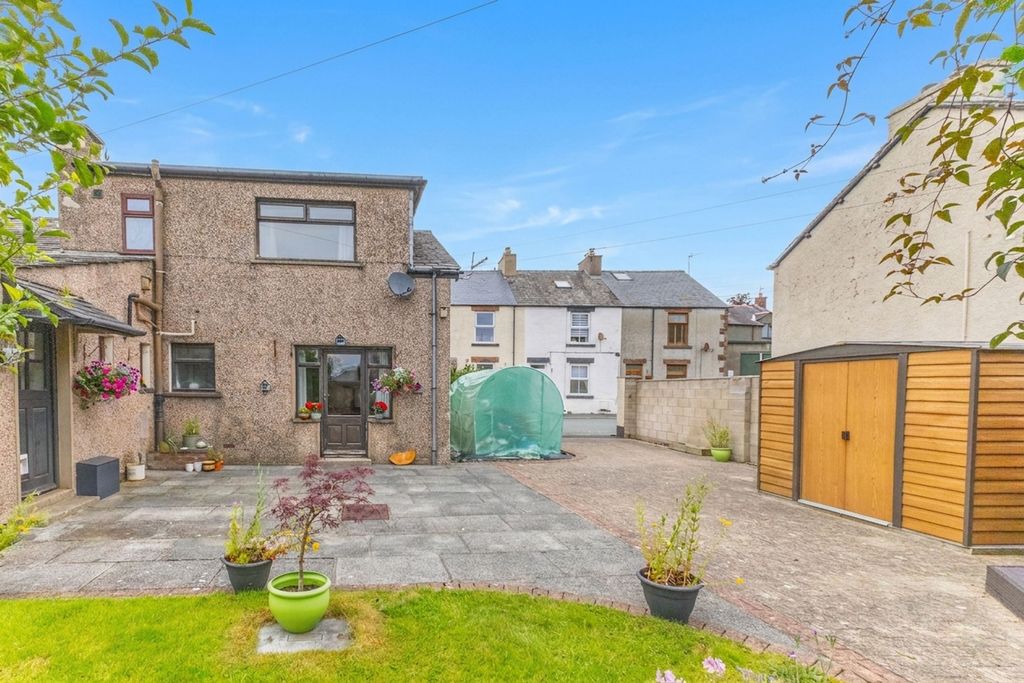Property photo 1 of 25