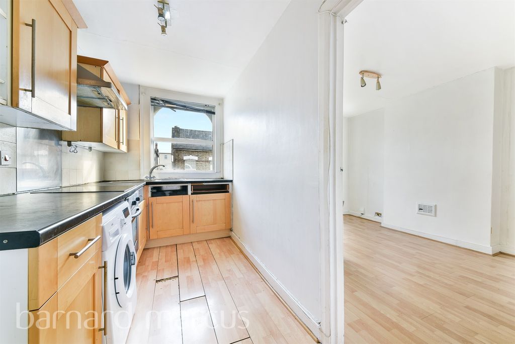Property photo 3 of 8