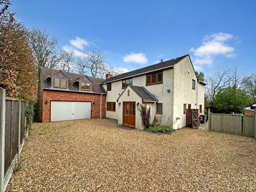 Property photo 2 of 36