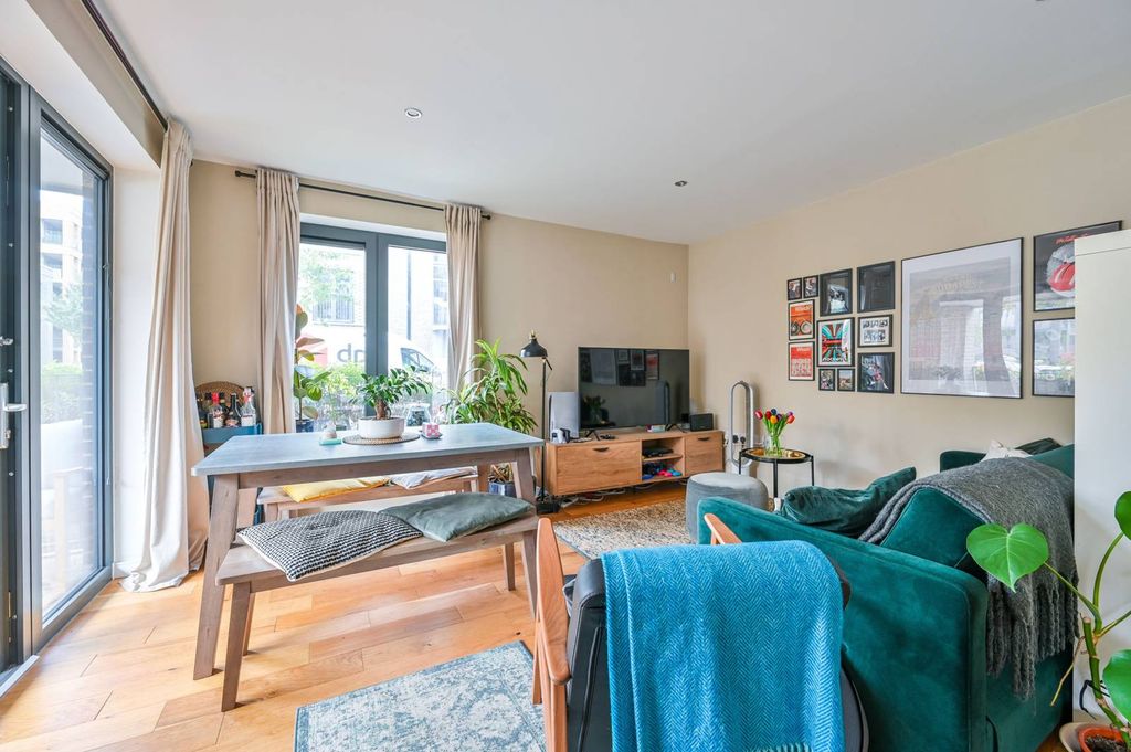 Property photo 1 of 9