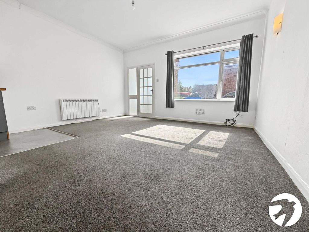 Property photo 2 of 10 Picture No. 03