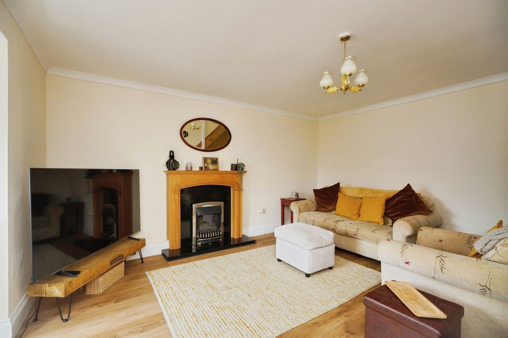 Property photo 2 of 25 Pbox-Img.Jpg