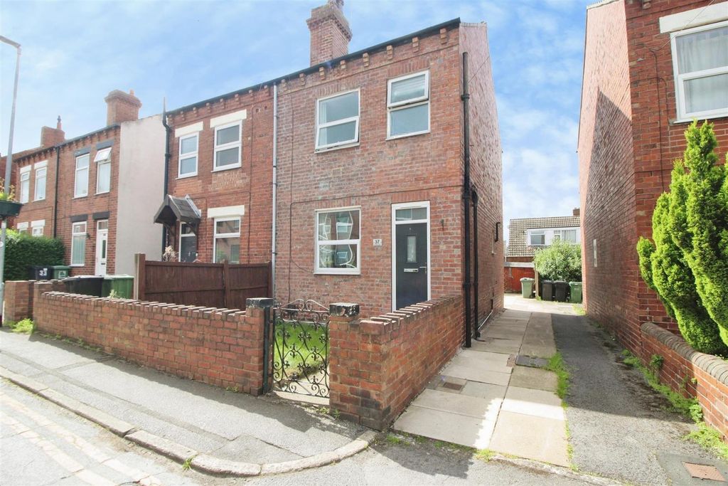 Property photo 1 of 16 Outside