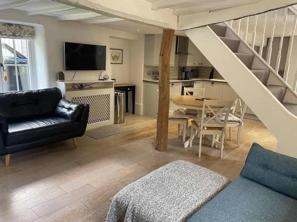 Property photo 3 of 17 Living Room