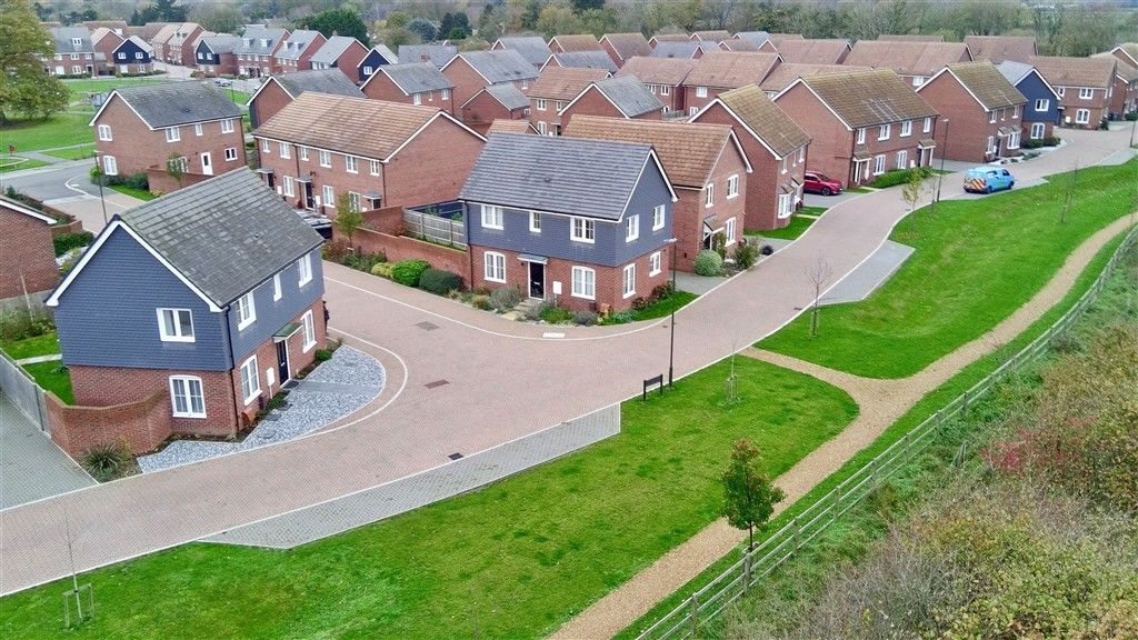 Property photo 2 of 11 Front