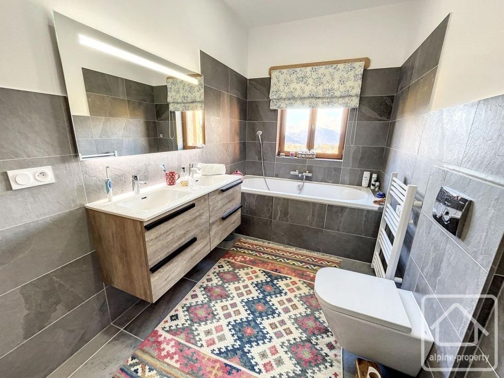 Property photo 3 of 31