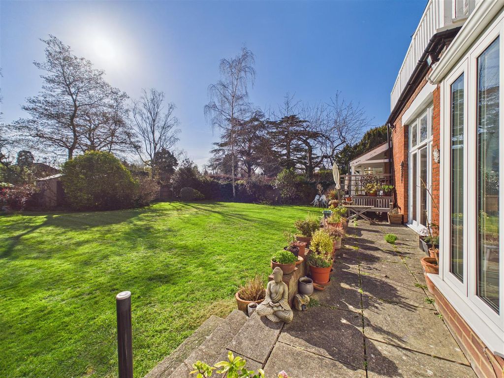 Additional image 11 of 2 bed flat for saleBeauchamp Road, East Molesey KT8