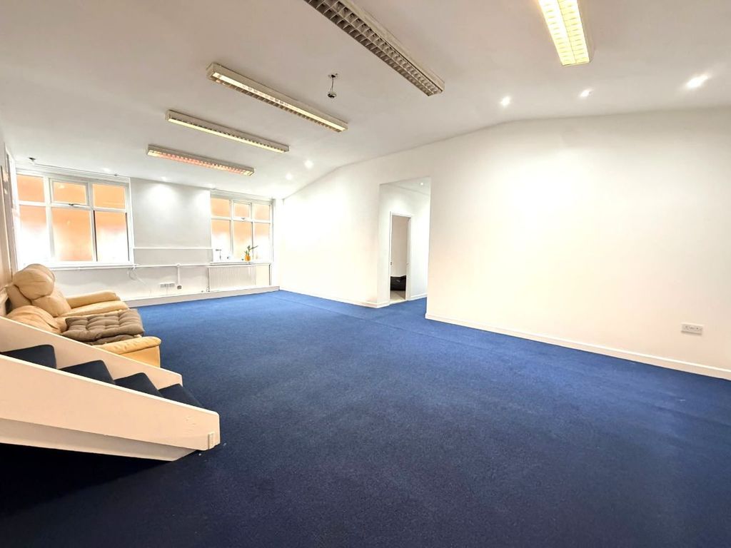 Property photo 2 of 24