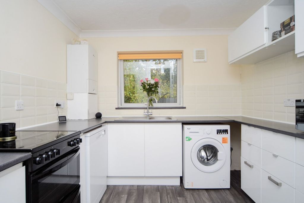 Property photo 2 of 8