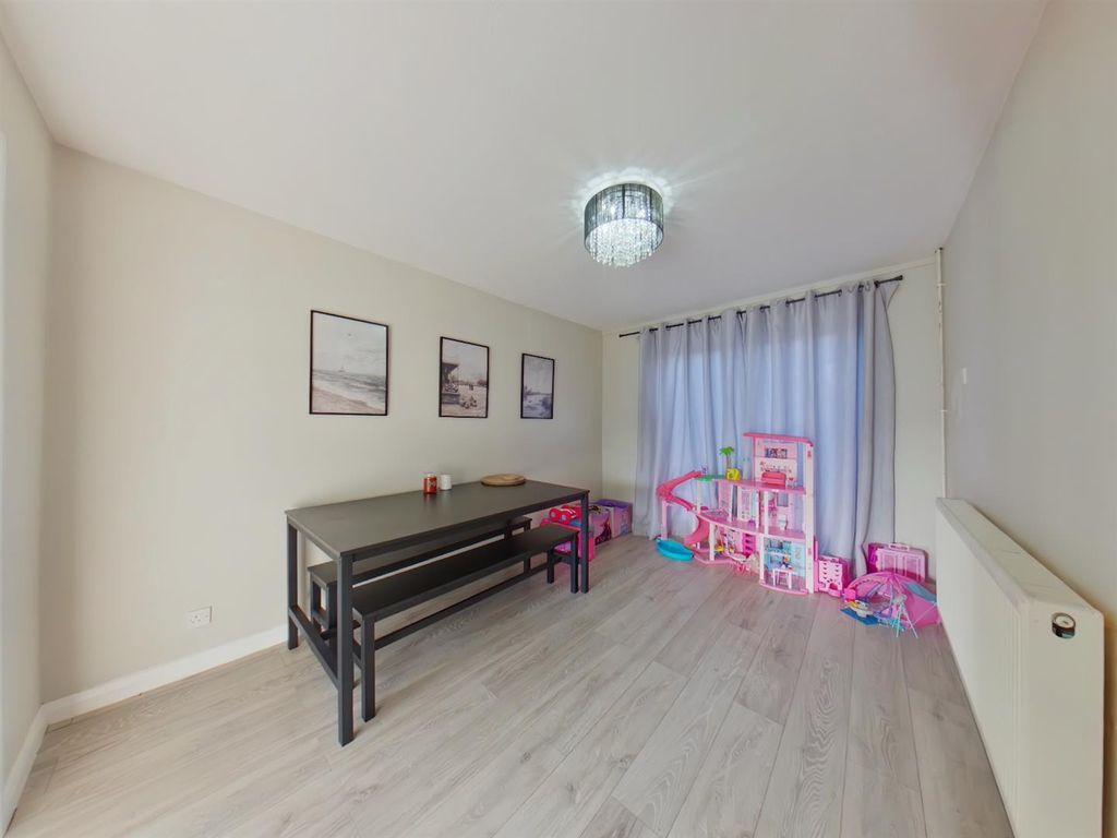 Property photo 3 of 14 Dining Room