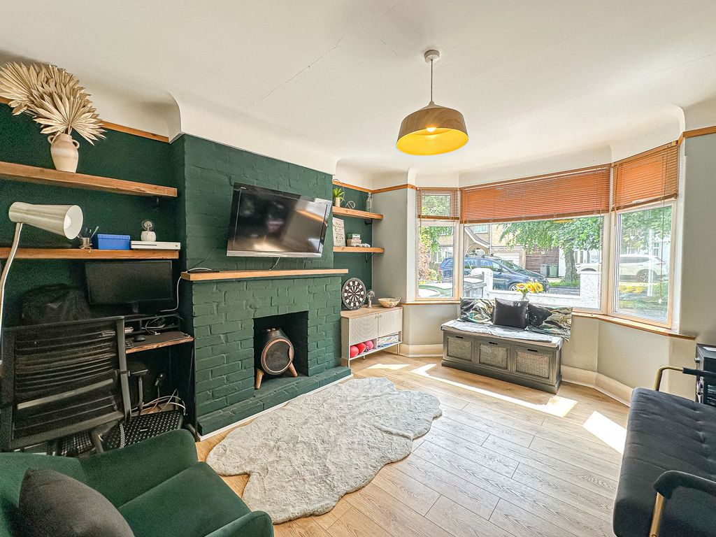 Property photo 3 of 28