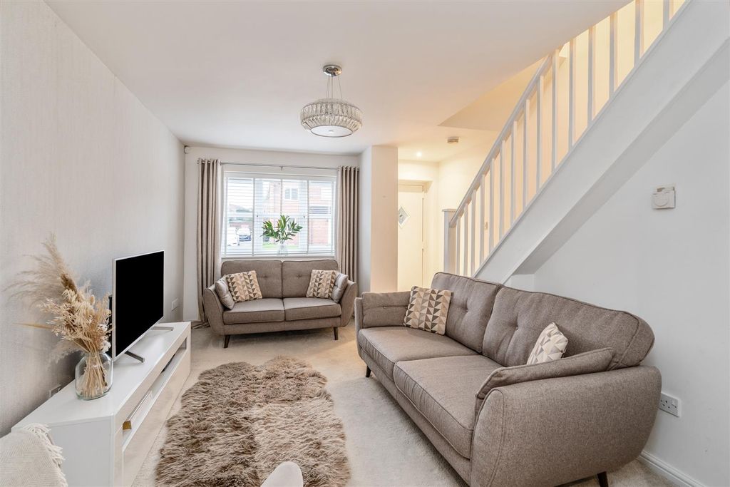 Property photo 2 of 9 53 Frankton Close_2.Jpg