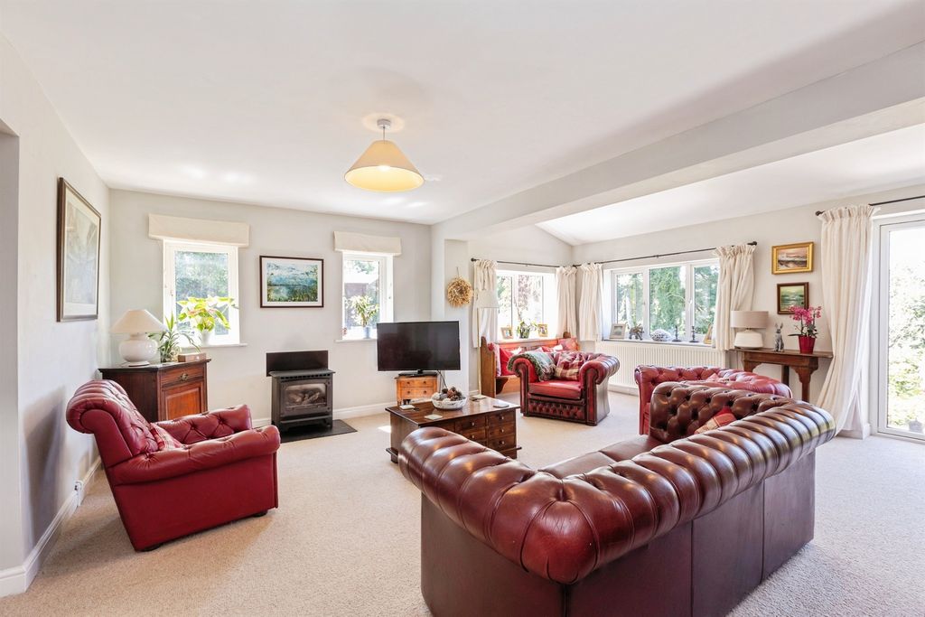 Property photo 2 of 22