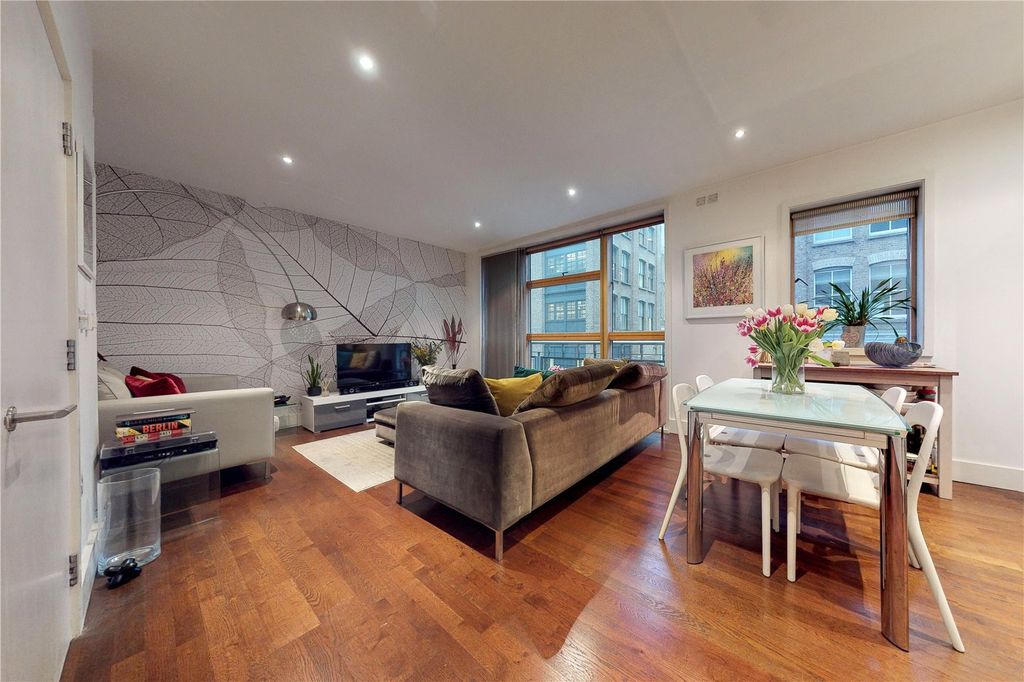 Property photo 3 of 19 Picture No. 27