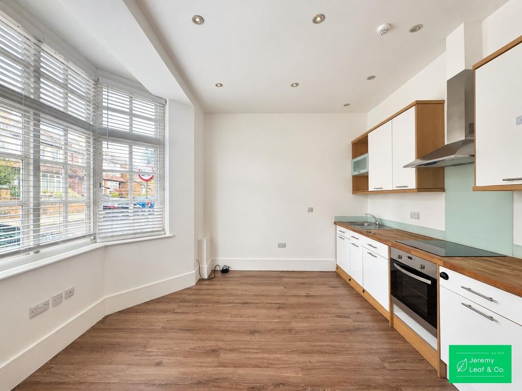 Property photo 1 of 7 Kitchen