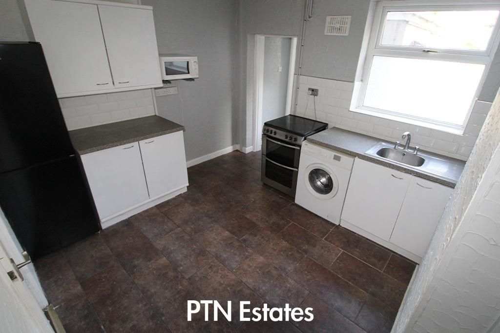 Property photo 3 of 9 Kitchen.Jpg