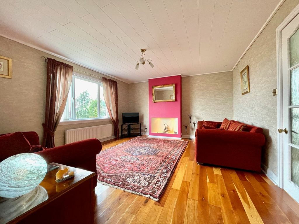 Property photo 3 of 34