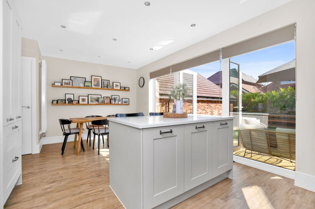 Property photo 2 of 29