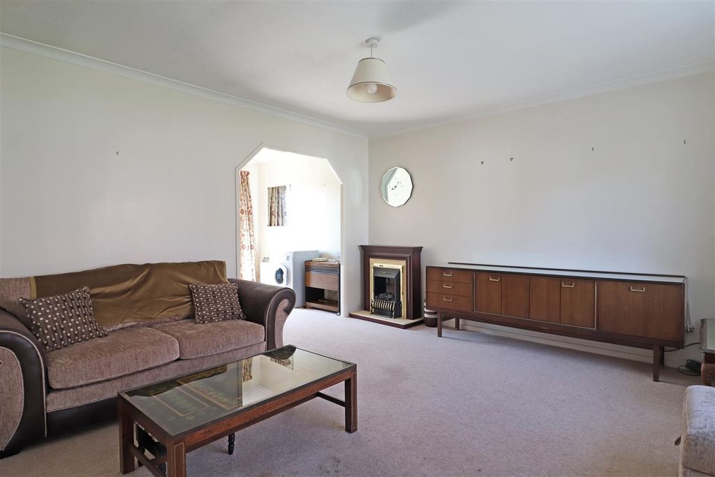 Property photo 3 of 13