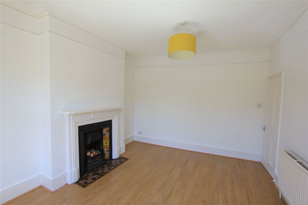 Property photo 2 of 19 Picture No. 14