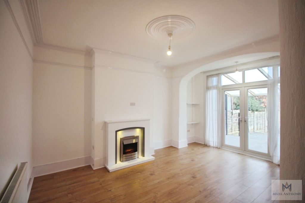 Property photo 2 of 22