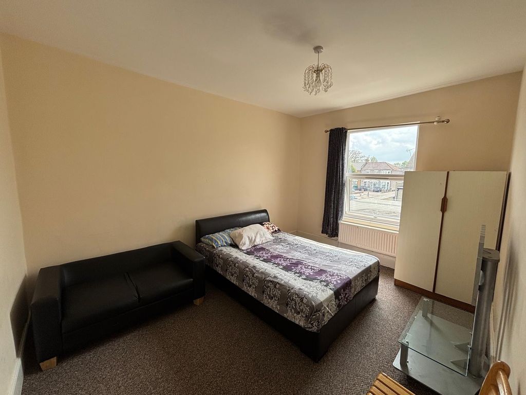 Property photo 3 of 5