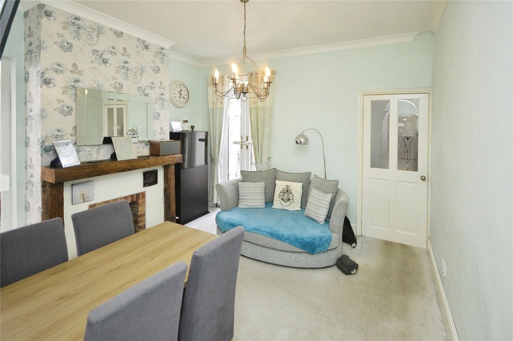 Property photo 3 of 17 Dining Room