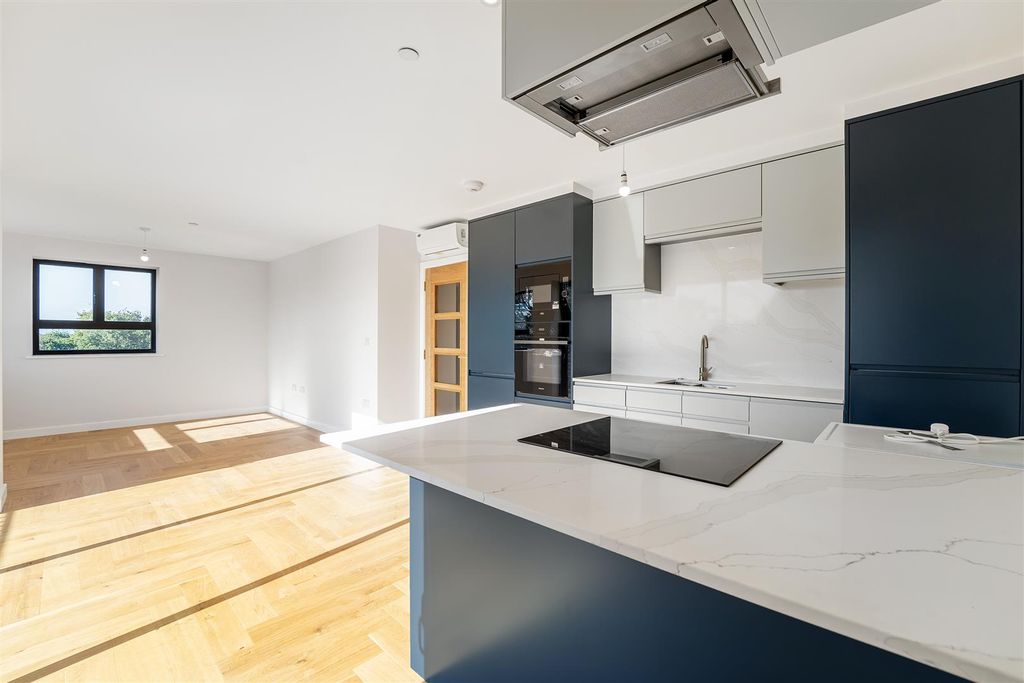 Property photo 2 of 15 Helliwell & Co