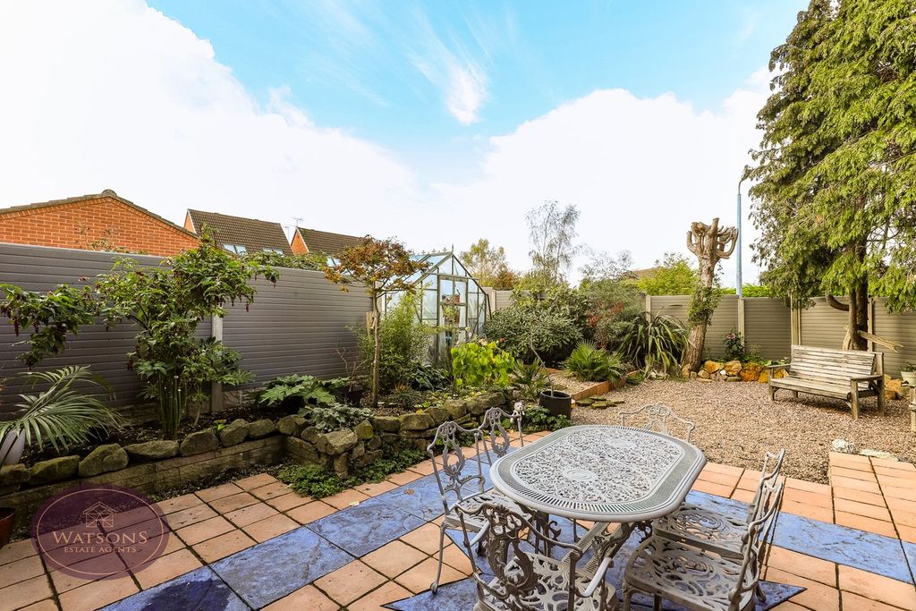 Property photo 2 of 35