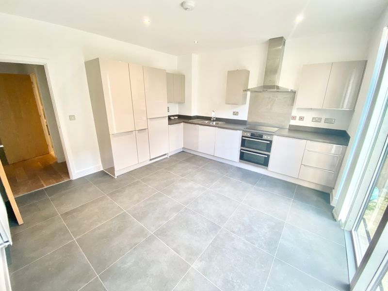 Property photo 3 of 11 Photo 8