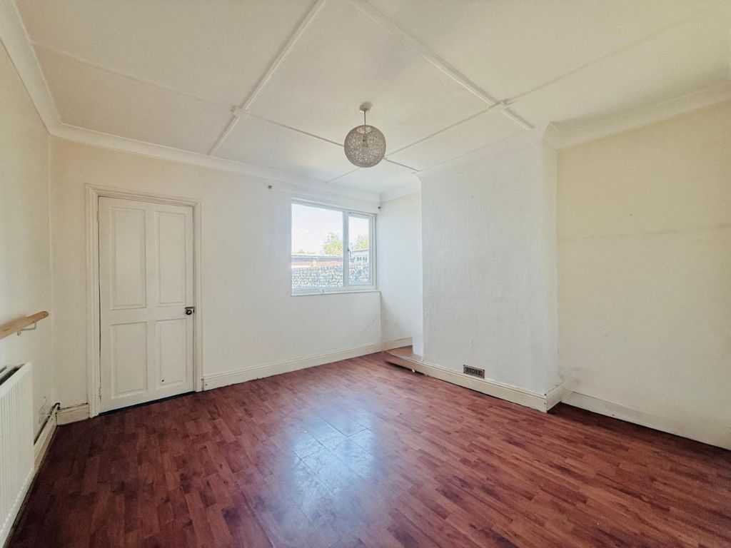 Property photo 3 of 9 4210554