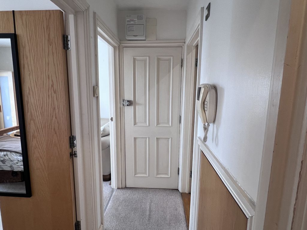 Property photo 2 of 12 Photo 8