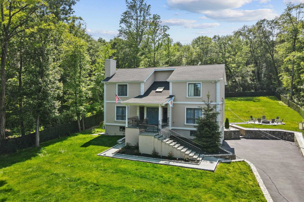 Property photo 1 of 24