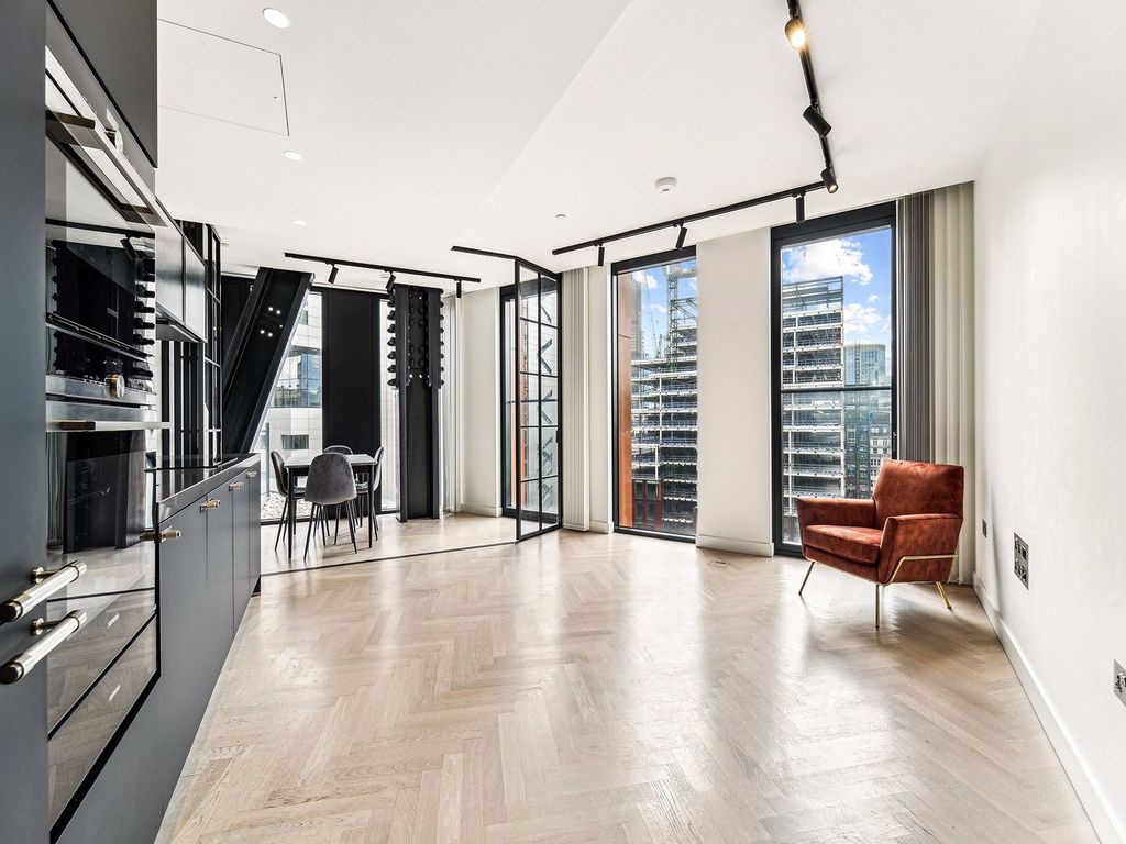 Property photo 1 of 17 One Crown Place